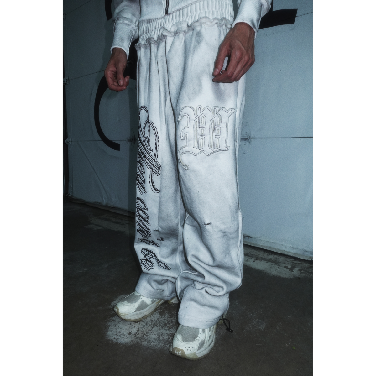 "DIRTY SNOW" CRYSTALIZED SWEATS